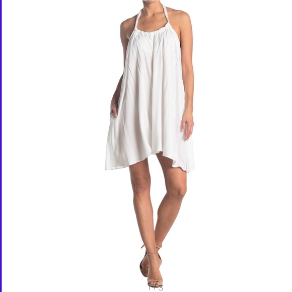 Elan halter side pockets dress. - Picture 3 of 6